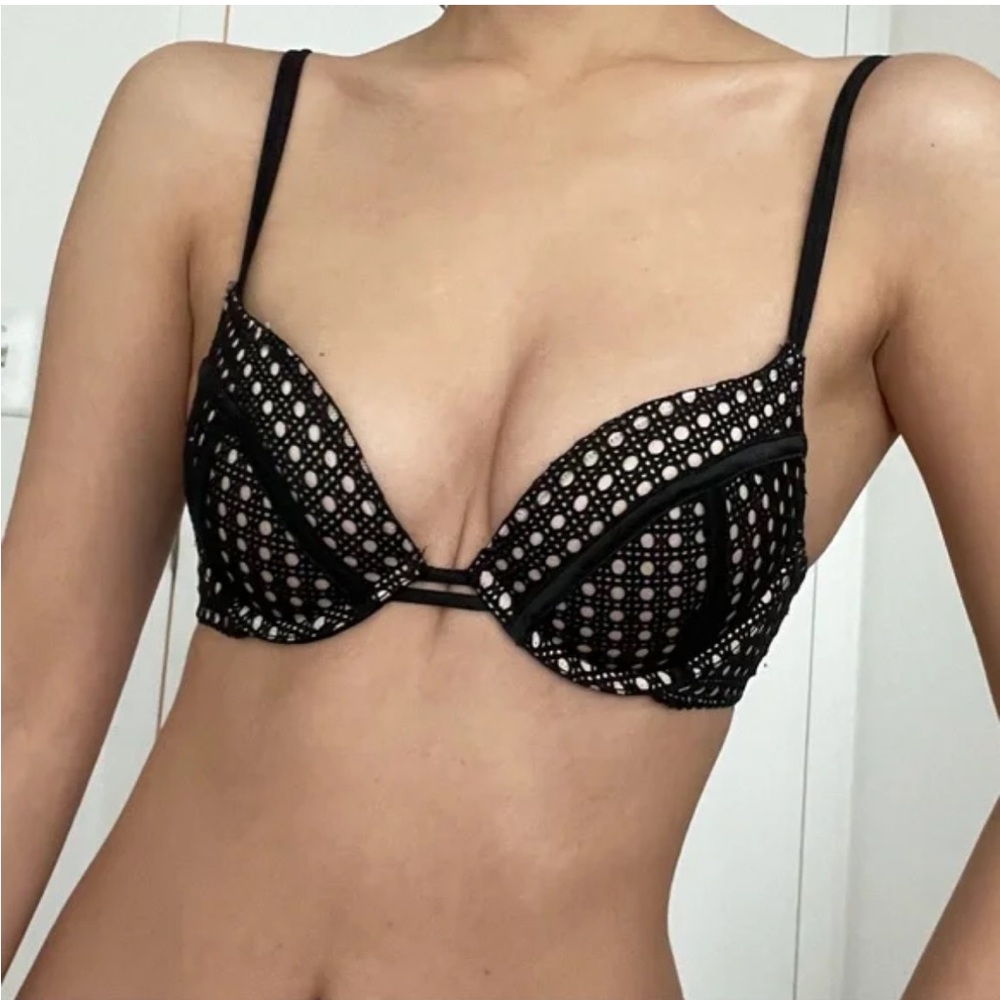 Victoria’s Secret Very Sexy Push Up Bra in Black